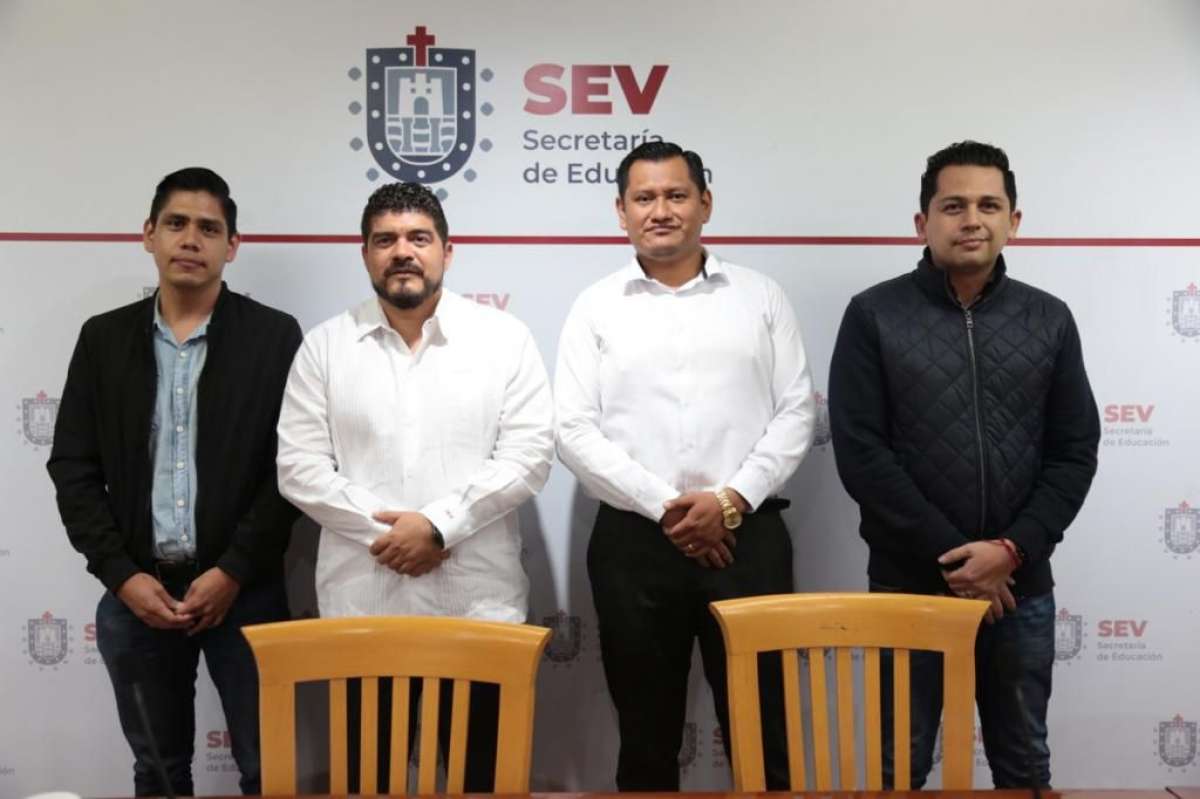 Zenyazen Escobar: En la SEV trabajamos 24/7 para que ningún estudiante se quede sin maestro
