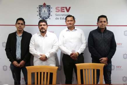Zenyazen Escobar: En la SEV trabajamos 24/7 para que ningún estudiante se quede sin maestro