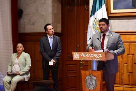 Zenyazen Escobar presenta ruta de trabajo para ciclo escolar