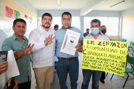 Zenyazen entregó 30 escrituras en el puerto de Veracruz