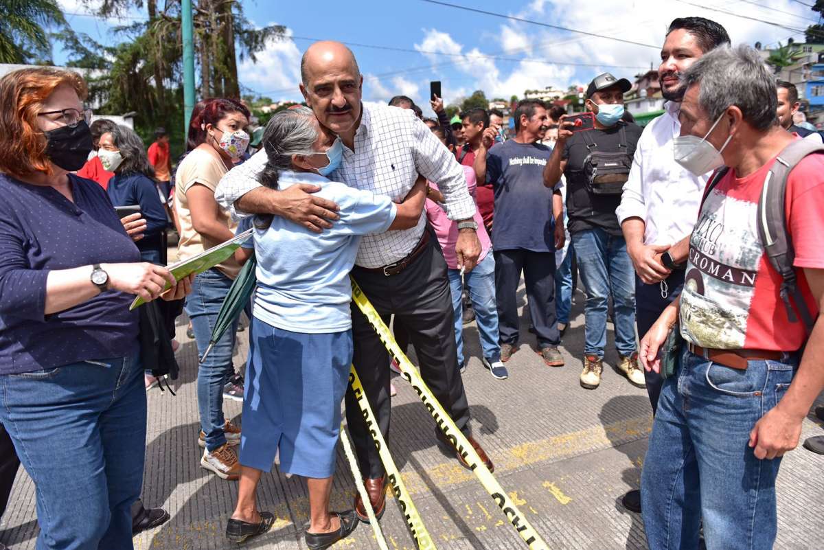 Atiende Ricardo Ahued bloqueo en avenida Bolivia