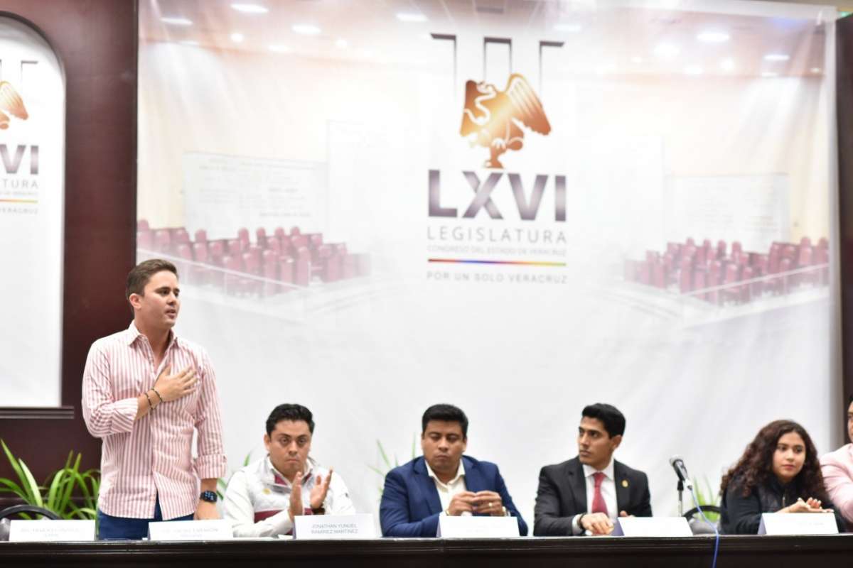 Jóvenes, protagonistas de los cambios que vive México: diputado Fararoni Magaña   