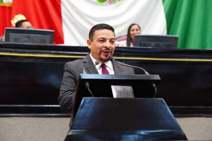 Instalar bebederos gratuitos en parques y unidades deportivas públicas, plantea Juan Javier Gómez Cazarín