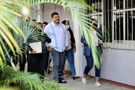 Zenyazen Escobar anuncia 4 mdp para COBAEV de Nogales