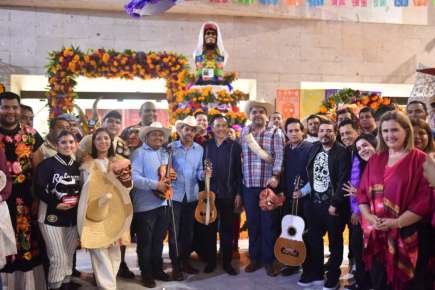Exponen en el Congreso muestra de altares por el Día de Muertos   