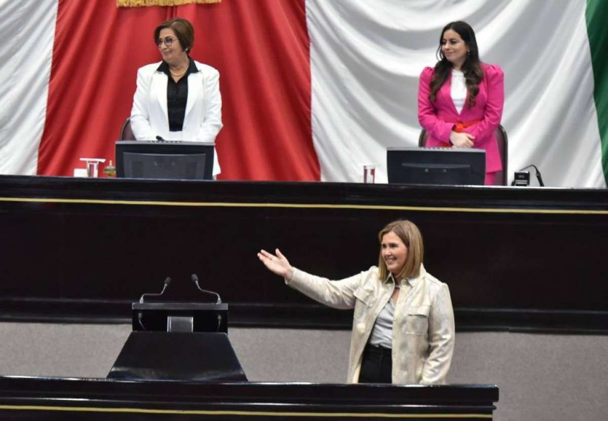 Rinde legisladora informe de la Diputación Permanente