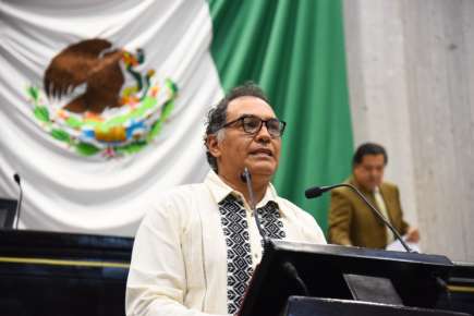 Presenta diputado iniciativa que garantiza defensa jurídica de pueblos originarios