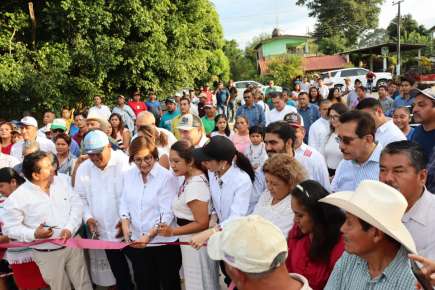 Gobiernos comprometidos con el pueblo, ejemplo y pilar para consolidar la transformación: Mago Corro