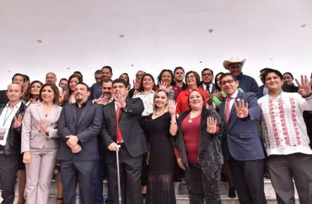 Con estudiantes y docentes, compromiso irrenunciable: SEV