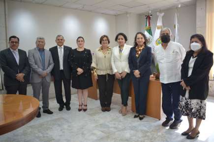 Atiende presidenta del Congreso a representantes de la UV