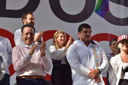 Zenyazen reconoce labor y liderazgo de la organización Unidos Todos