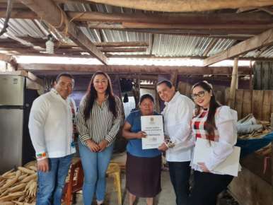 En Veracruz, con la 4T las familias tienen certeza sobre sus patrimonios: Perla Romero