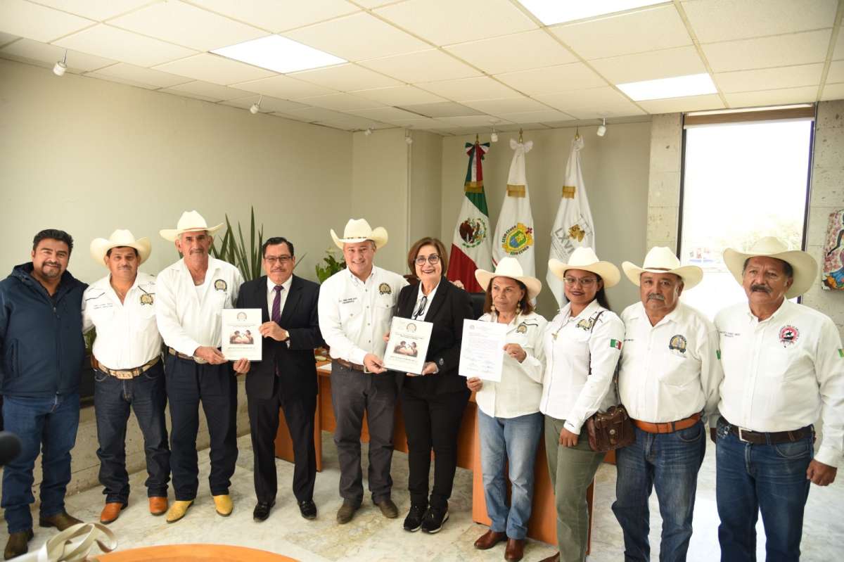 Atiende Presidenta del Congreso a la asociación Jinetes de Veracruz   