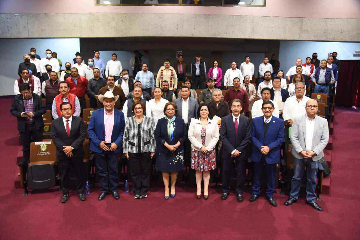 Capacitan en el Congreso a munícipes sobre procedimientos de obras públicas   