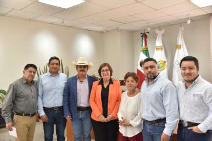 Atiende Presidenta del Congreso a productores de aguacate veracruzano   