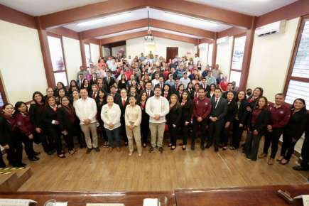 Zenyazen entregó títulos a 35 ingenieras e ingenieros en Gestión Empresarial en el ITSP