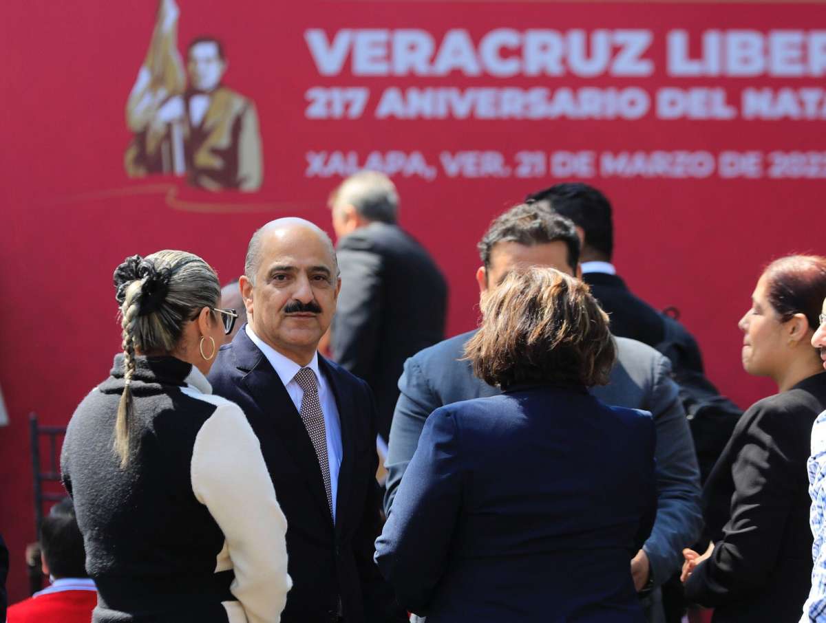 Asiste Ricardo Ahued a la ceremonia Veracruz Liberal, 217 aniversario del natalicio de Benito Juárez