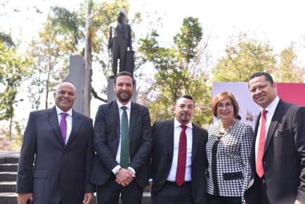Participa Congreso en acto cívico alusivo al natalicio del presidente Benito Juárez   