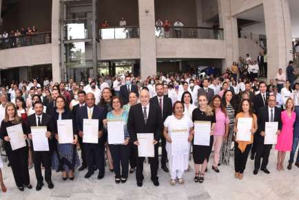 Honra Congreso memoria de las y los Héroes Veracruzanos de la Salud   