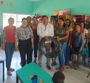 Robaron cables de luz en dos jardines de niños; Maleno Rosales les repuso el material