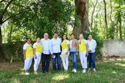 Alumnos y docentes respaldan al Secretario de Educación en Oluta