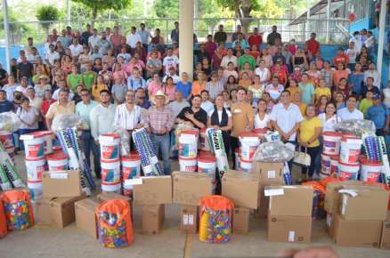 Con la educación hay compromisos y acciones reales, no simulaciones: Gómez Cazarín