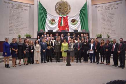 Celebran poderes de Veracruz 200 años del Heroico Colegio Militar