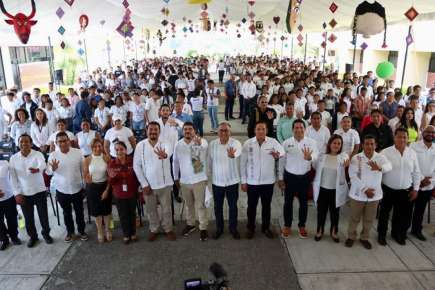 Zenyazen dice a la juventud: a través de la educación pueden transformar sus vidas, pero deben esforzarse para lograrlo