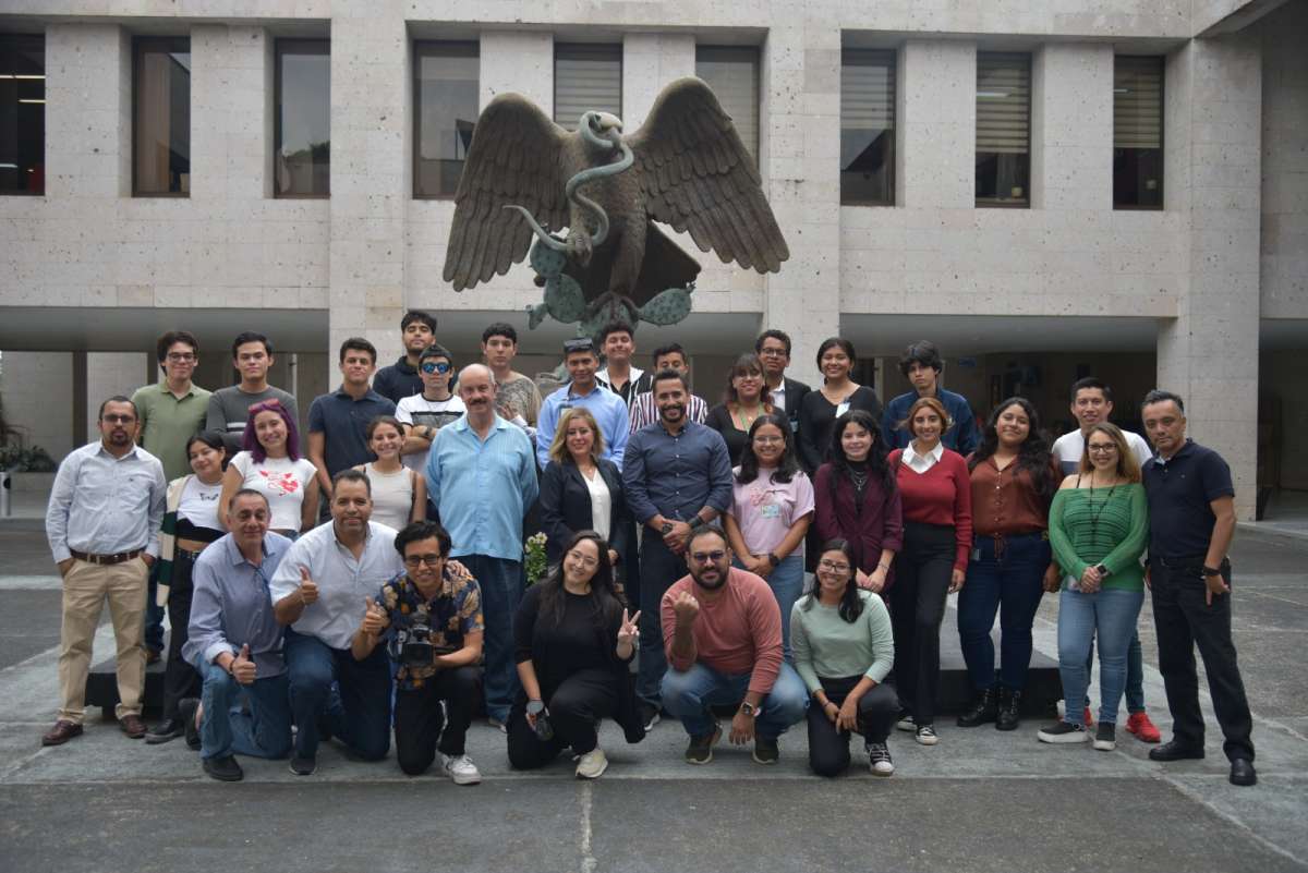 Recibe Congreso a estudiantes de Ciencias de la Comunicación de la UV   