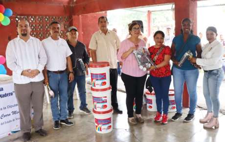 Espacios educativos dignos impulsan el desarrollo comunitario: Corro Mendoza