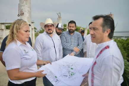 Zenyazen acompaña al gobernador en recorrido de predio para nuevo Tec. de Alvarado