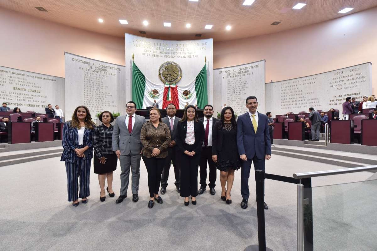 Rinden protesta titulares de OICs de organismos autónomos y Congreso local