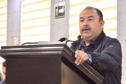Propone Diputado creación de red de transporte Taxis Rosas en el estado   