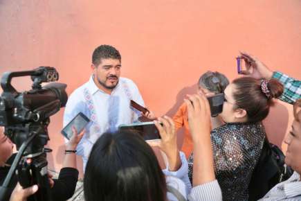 Escobar García destaca el papel fundamental de padres de familia en el desarrollo de la educación en Veracruz