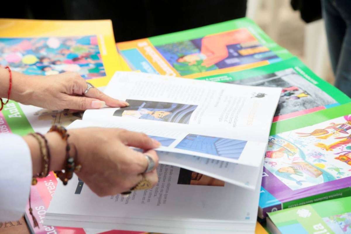 SEV fortalece vínculo educativo entre familias y escuelas a través de los Foros para el Diálogo sobre los Libros de Texto