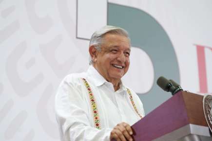 Con Andrés Manuel López Obrador la salud es un derecho y no un privilegio: Adriana Esther Martínez