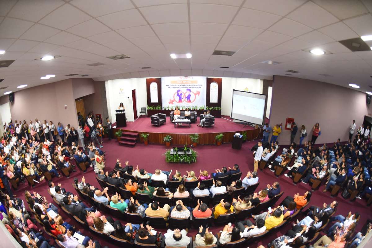 Realiza Diputada foro sobre política de cuidados en Veracruz   