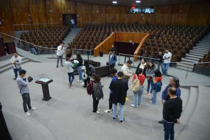 Recibe Congreso a estudiantes de Arquitectura      