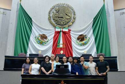 Verifican estudiantes espacio para Memorial de las y los Héroes de la Salud      