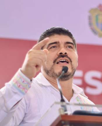 Zenyazen Escobar se registrará por la gubernatura del estado