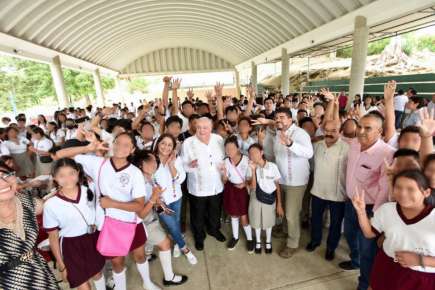 Zenyazen mantiene la convicción de trabajar y recorrer Veracruz para atender necesidades del sector educativo