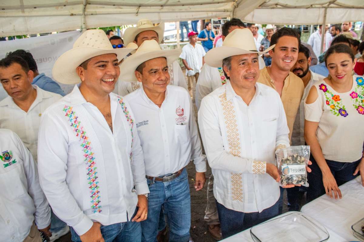 Exitoso Primer Festival del Tegogolo, en Catemaco: Rafa Fararoni