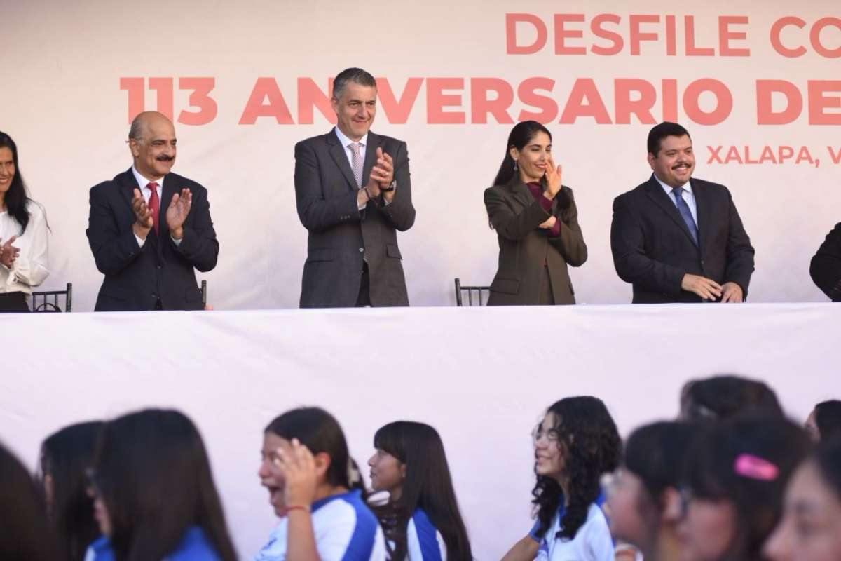 Participan secundarias, bachilleratos e instituciones de educación superior en Desfile por 113 Aniversario de la Revolución Mexicana 