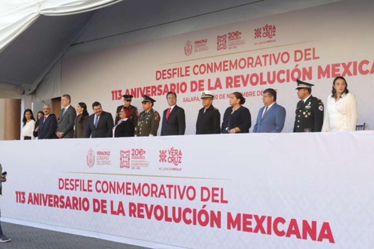 Más de 3 mil personas participaron en el desfile por la Revolución Mexicana