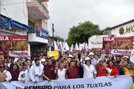 Cazarín y Remedios muestran unidad con Claudia y Rocío