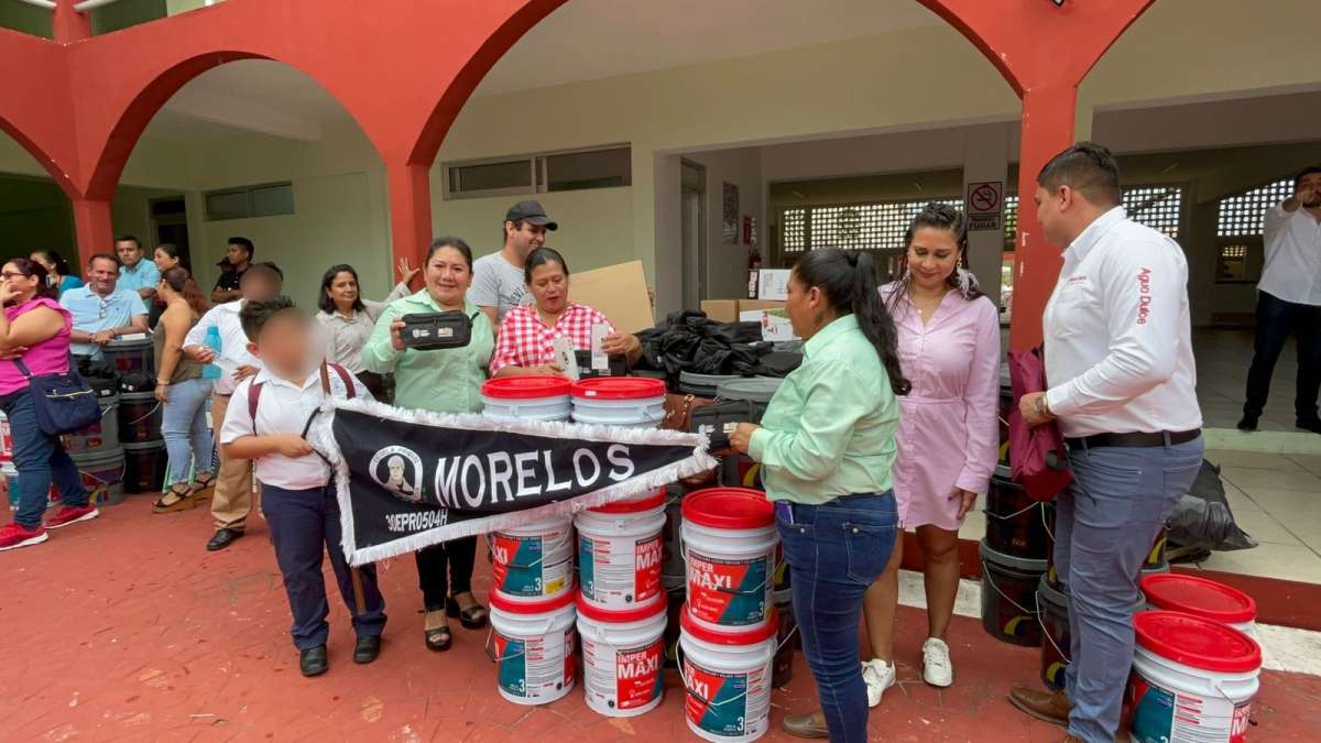 Continúa la entrega de mobiliario a escuelas del sur, tras gestiones de Eusebia Cortés