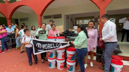 Continúa la entrega de mobiliario a escuelas del sur, tras gestiones de Eusebia Cortés