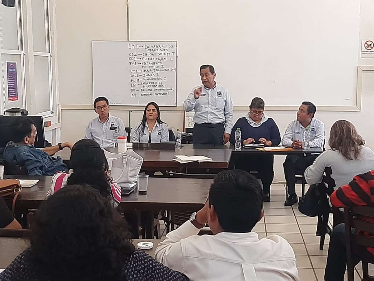 Piden a agremiados de SITEUV a mantener contacto directo con sus dirigentes y no atender información difundidas en redes sociales    