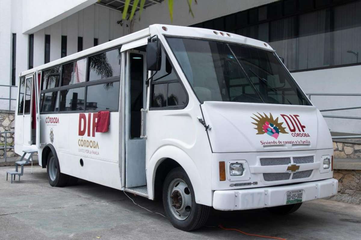 Entrega Presidente Juan Martínez Unidad Médico – Dental al DIF de Córdoba