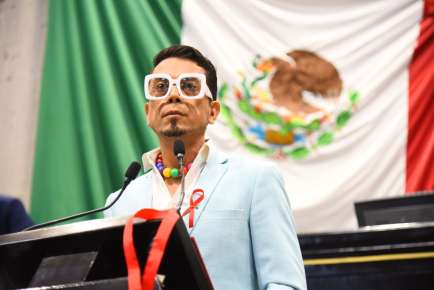 Llama Diputade a luchar contra la discriminación que sufren personas con VIH